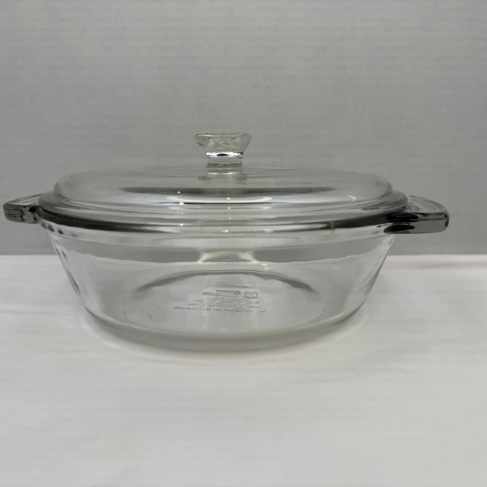 Anchor Hocking Glass Casserole Dish w/ Lid 1.5 Quart Ovenware 8.25in Clear